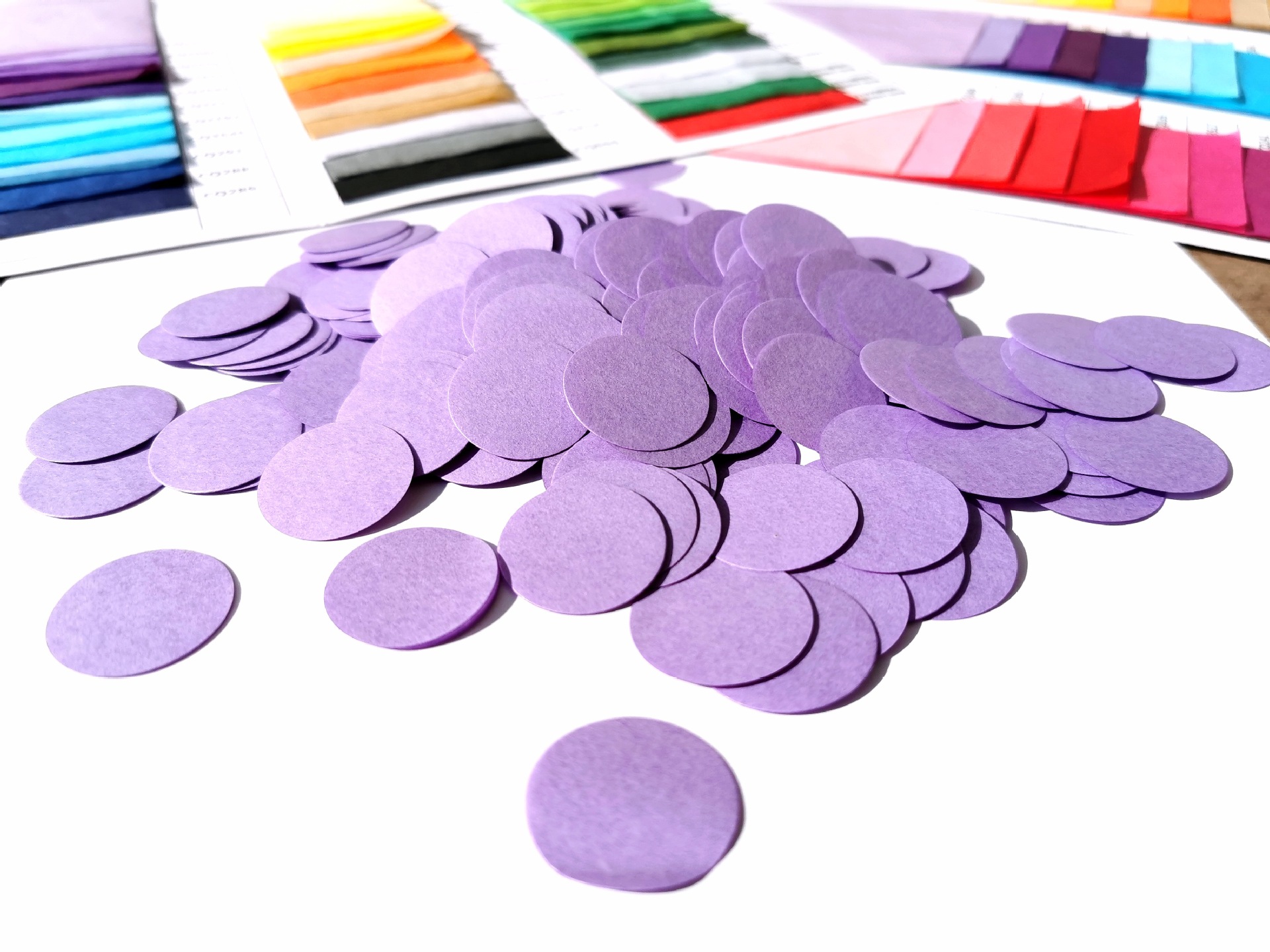 festival party table decoration round colorful round shape confetti